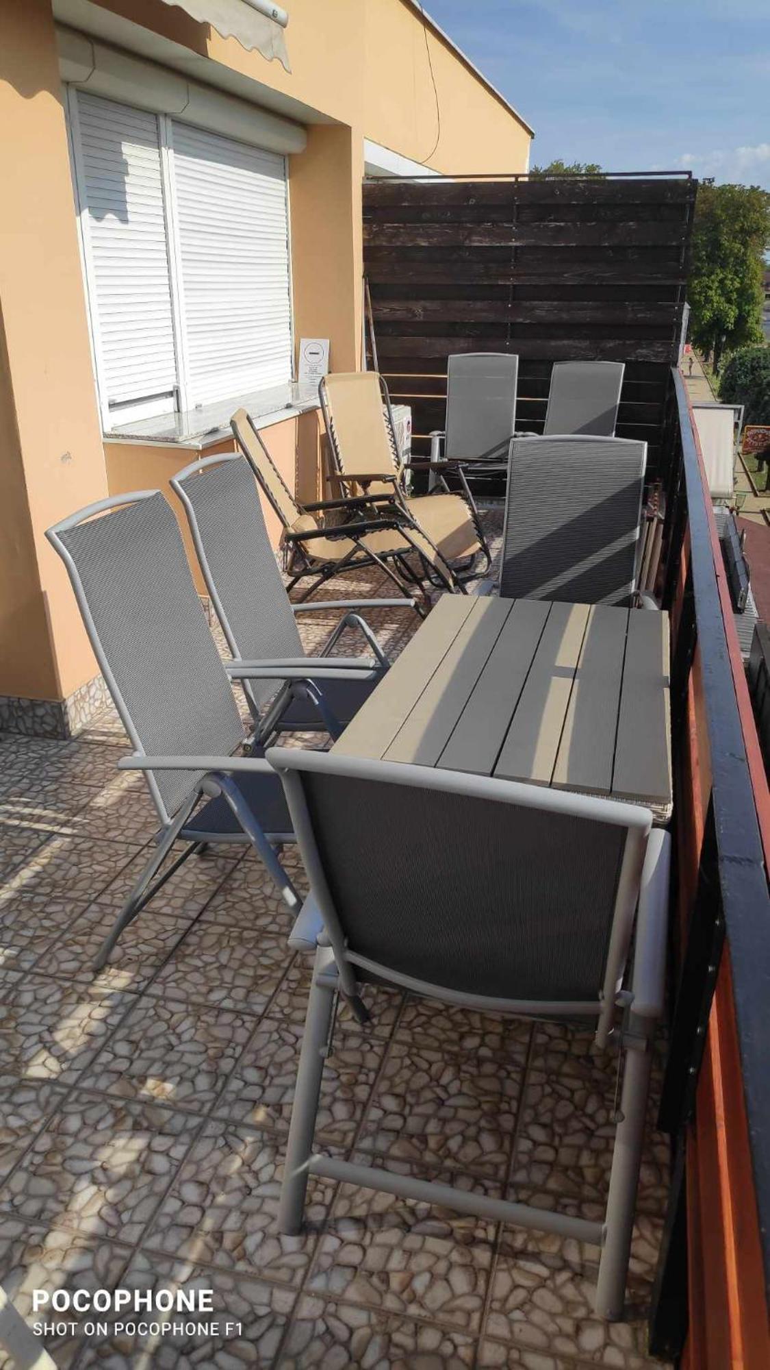 100 Lepes - 100 Steps - Apt With Huge Terrace Next To The Thermal Bath Harkany Bagian luar foto